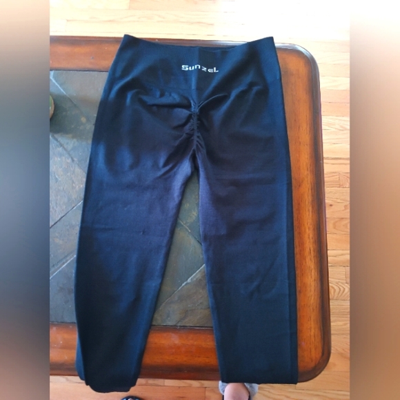 Women's L Sunzel Active Leggings - Picture 1 of 1